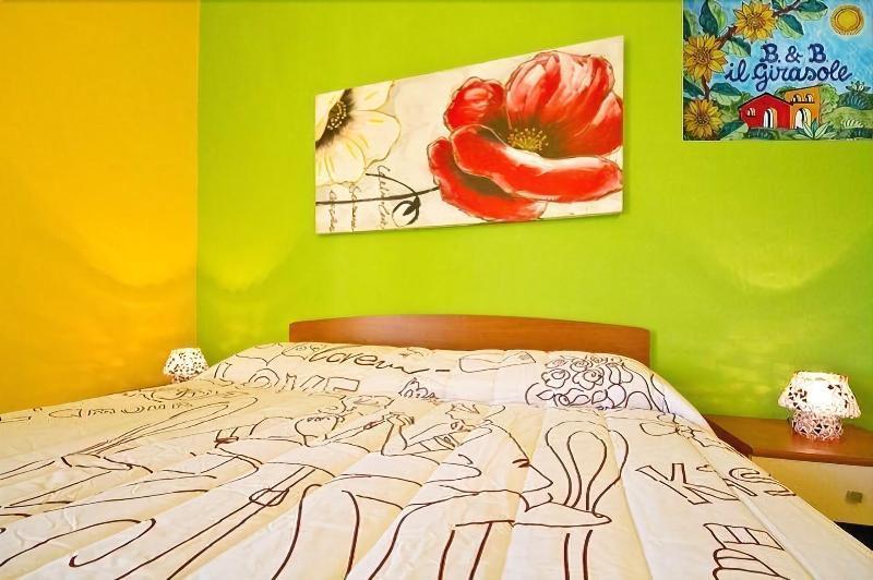 Bed And Breakfast Il Girasole Монделло Экстерьер фото