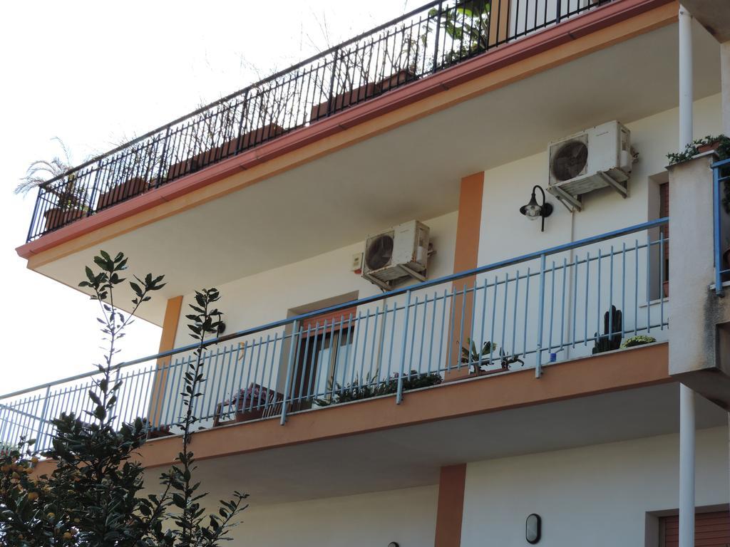 Bed And Breakfast Il Girasole Монделло Экстерьер фото